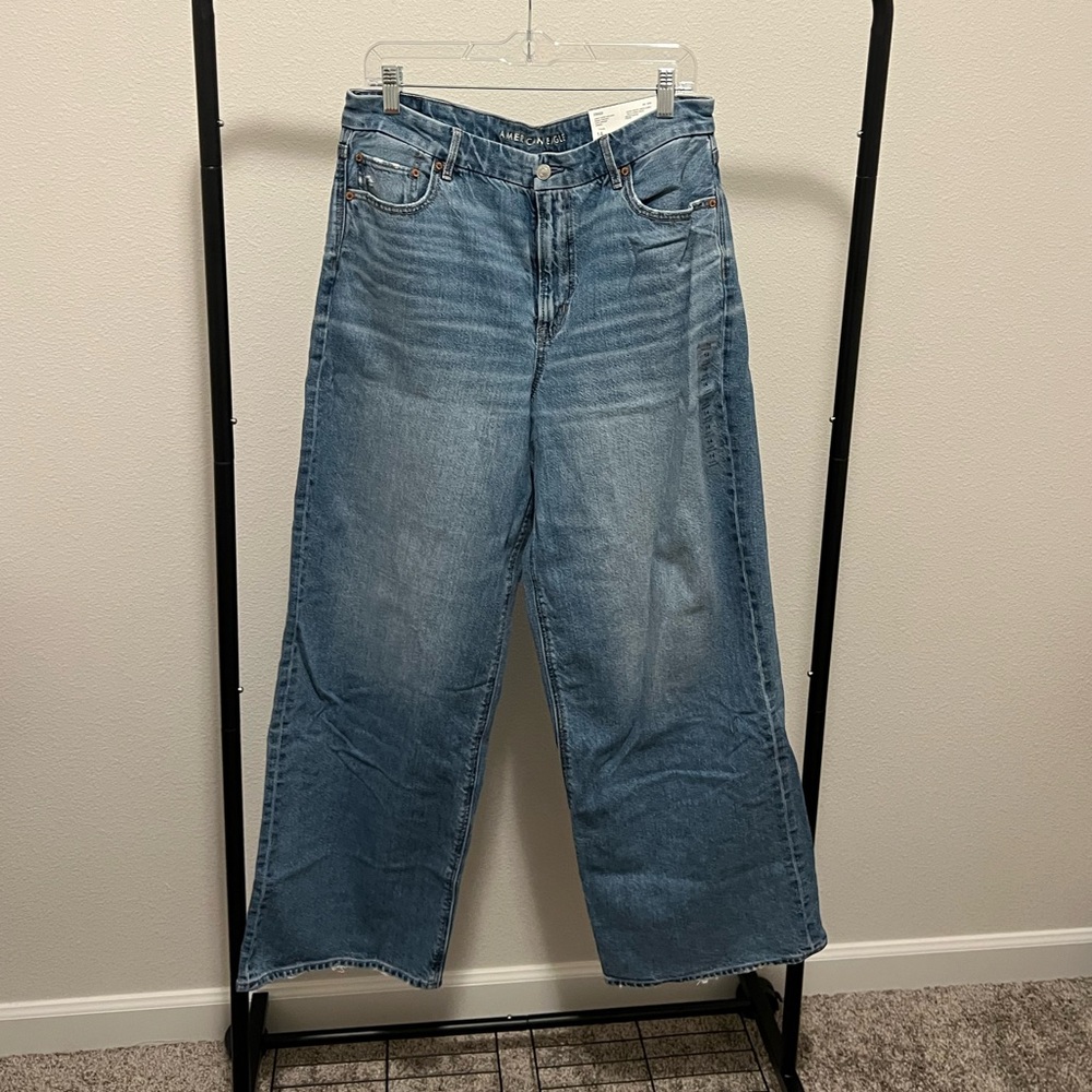 American Eagle, Strigid CURVY SUPER HIGH-RISE BAGGY STRAIGHT